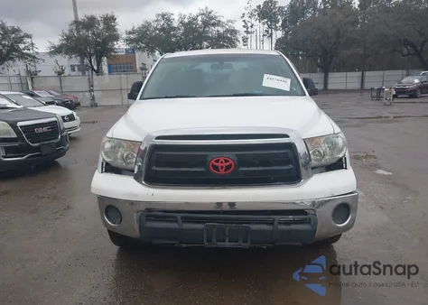 2010 Toyota Tundra Grade 4.6L V8 z USA, uszkodzony, nr VIN 5TFRM5F14AX007003